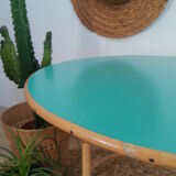 Table basse tripode en rotin relookée vintage