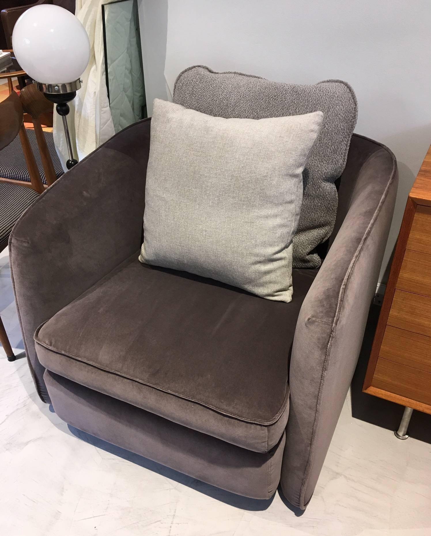 Fauteuils en velours violet par Arketipo