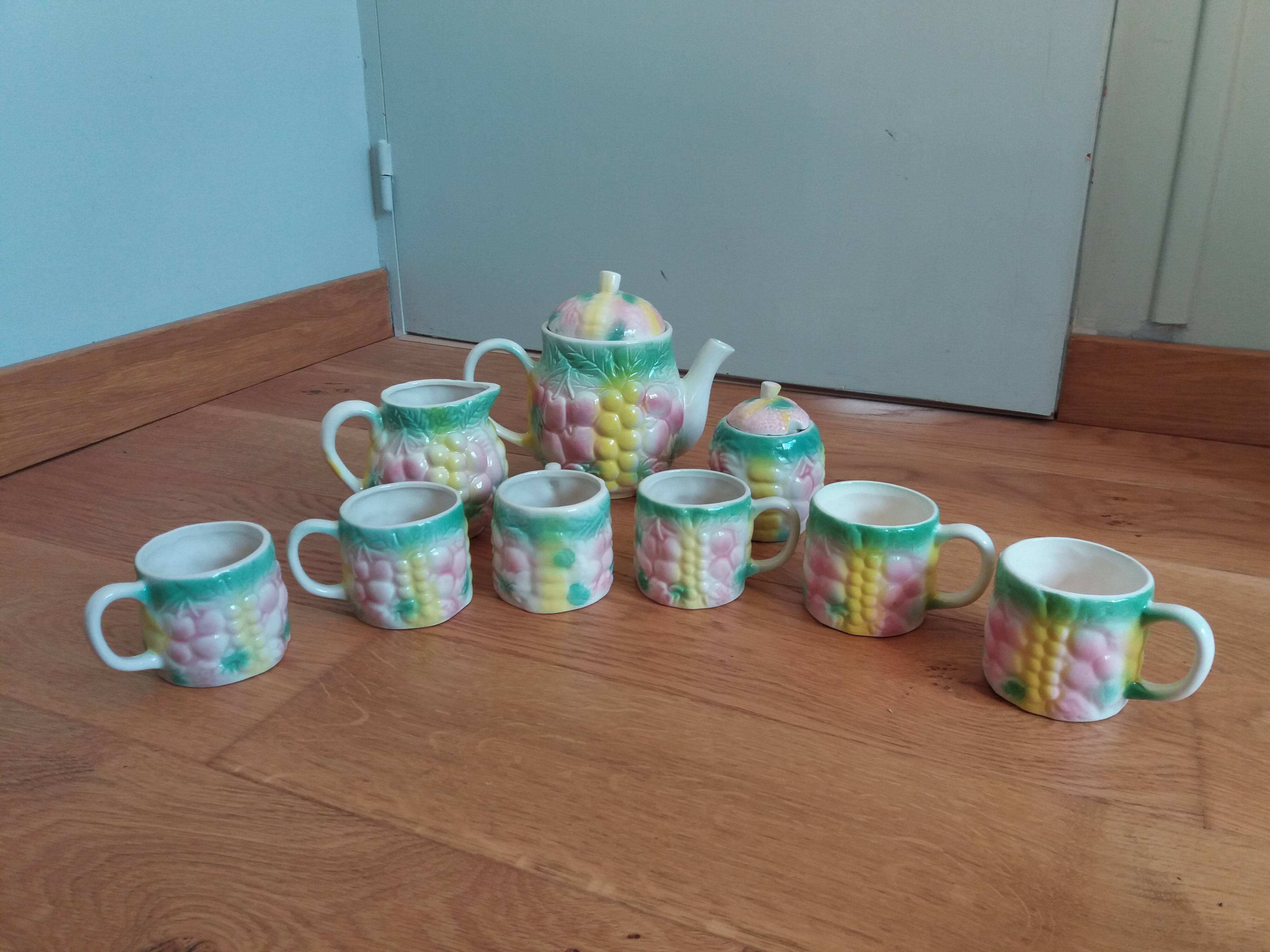 Pastel slushie coffee or tea service