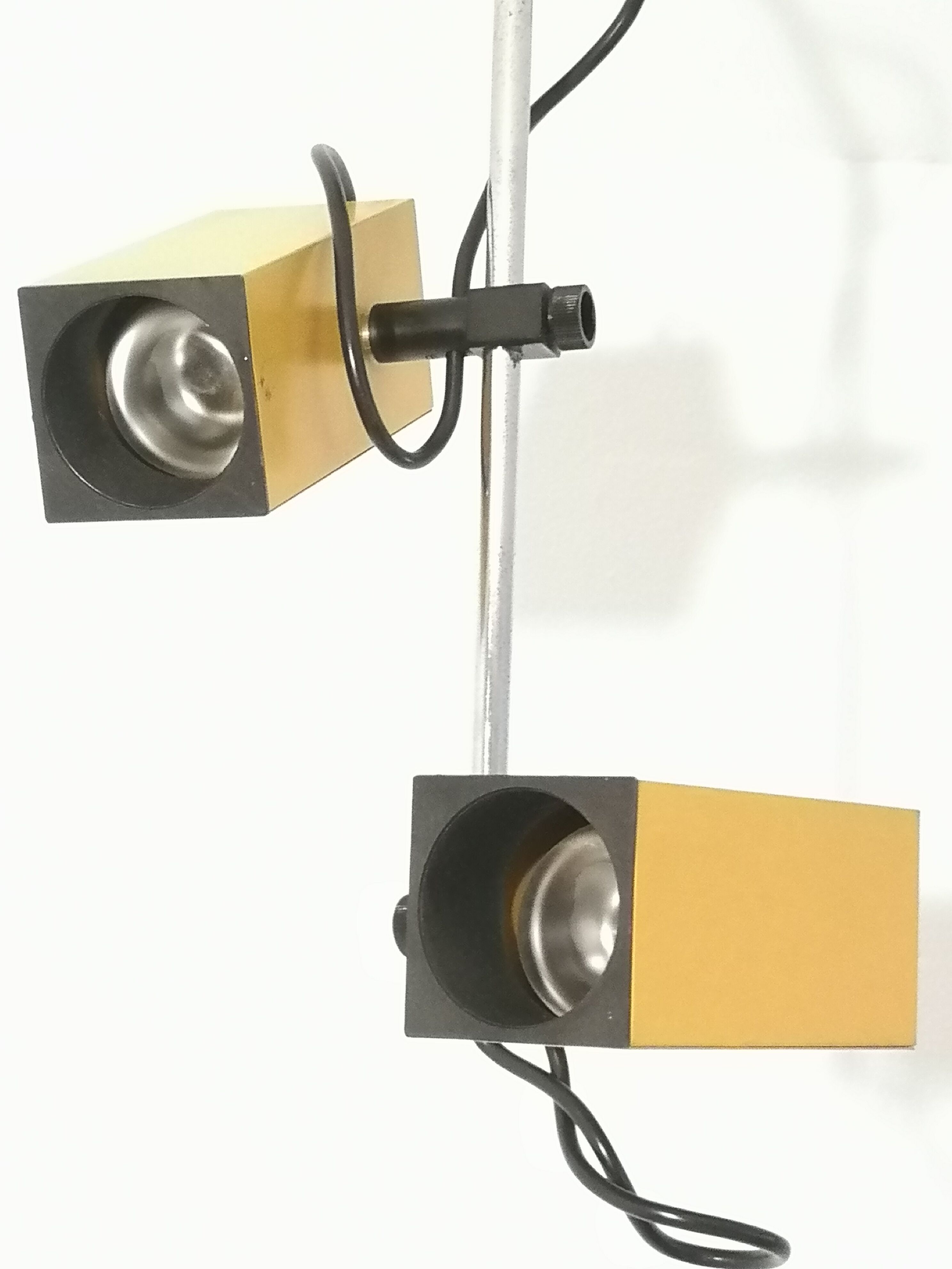 Yellow spot suspension