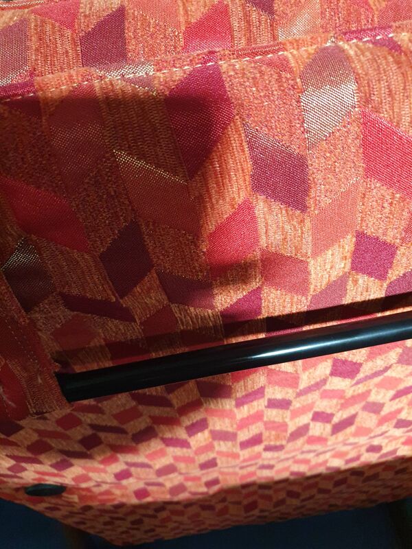 2 fauteuils par Burkhard Vogtherr. Fabriqué par Arflex en Italie. Cette « T-Line » post-moderne