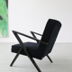 Fauteuil polonais original du milieu du siècle des années 60 en velours noir et cadre en bois noir