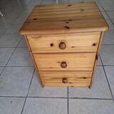 Small 3-drawer cabinet