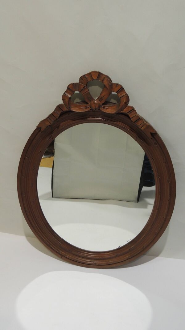 Miroir ancien ovale en bois sculpté – style Louis XVI, décor nœud ruban, mi