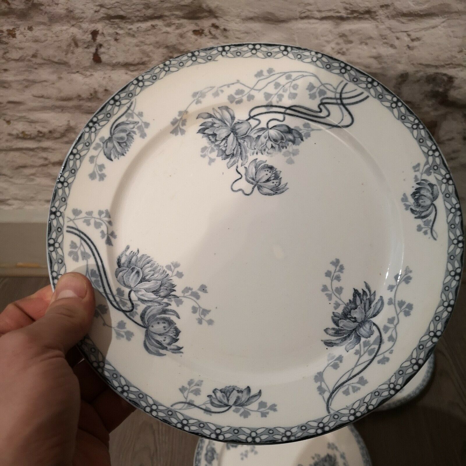Série de 6 assiettes plates faïence Sarreguemines modèle Royat