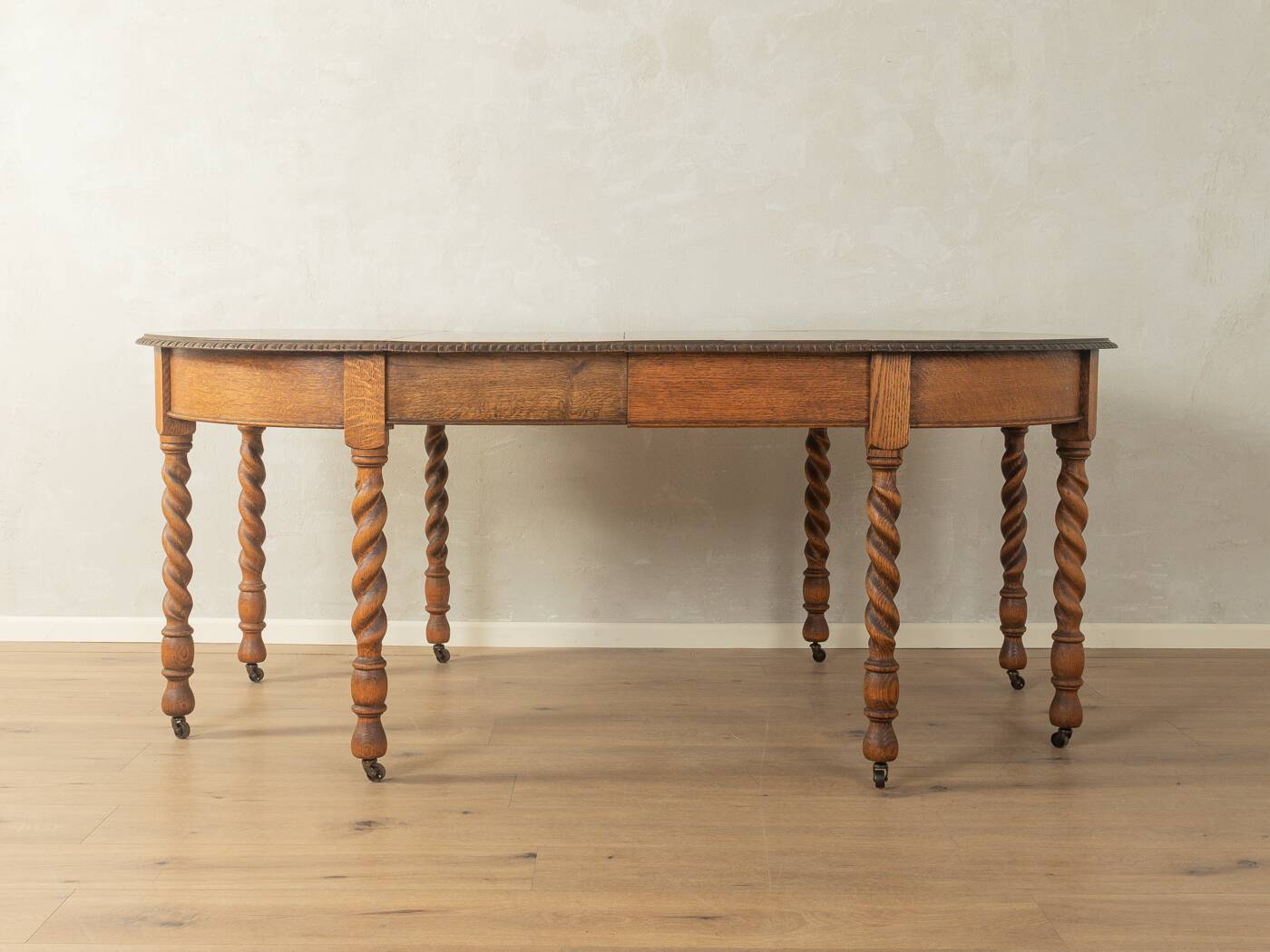 Victorian dining table, around 1840, solid oak, extendable