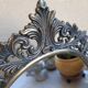 Miroir sur pied pivotant laiton milieu-fin XIXème de style rocaille.