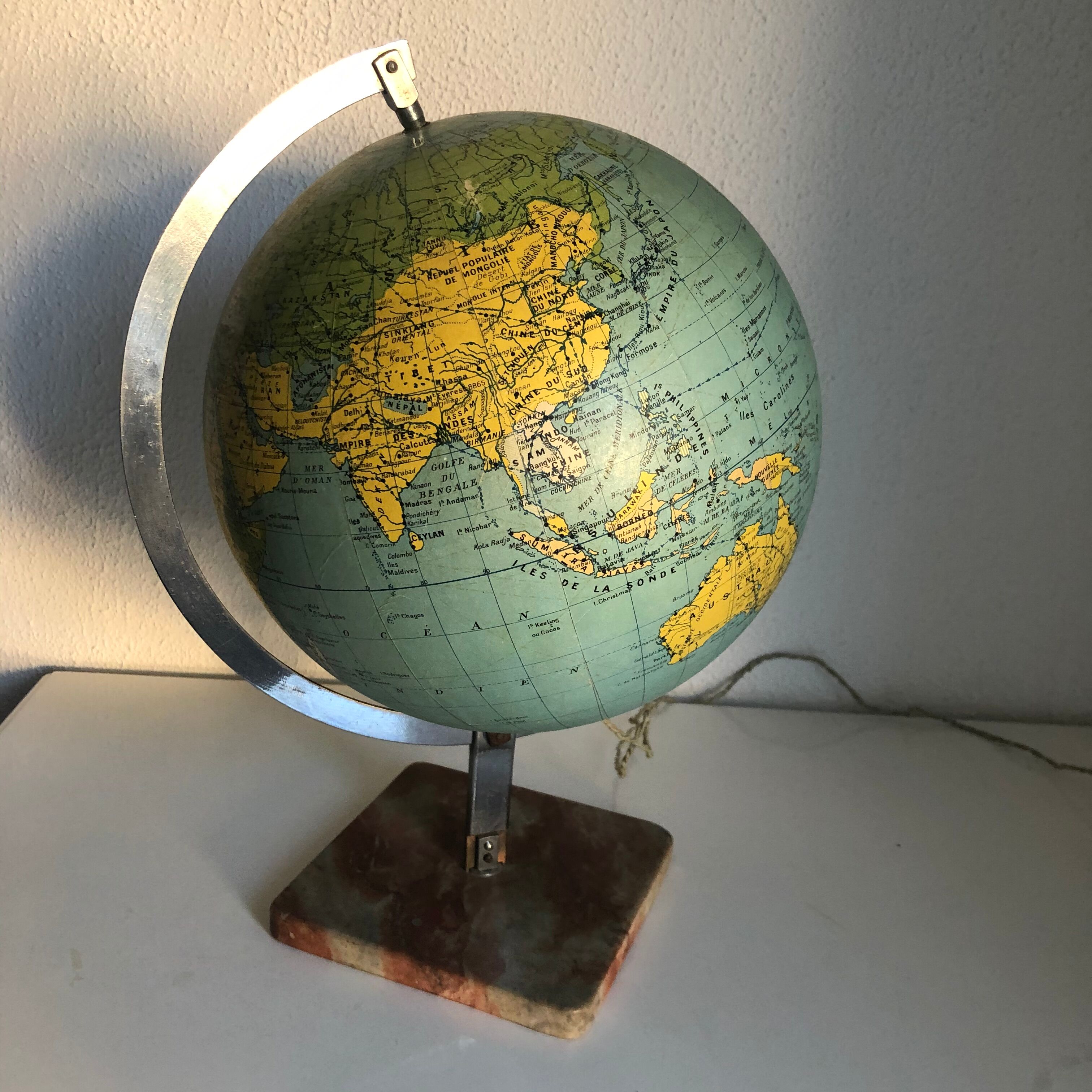 Globe Earth Vindrinet vintage marble glass 1940 - 36 cm
