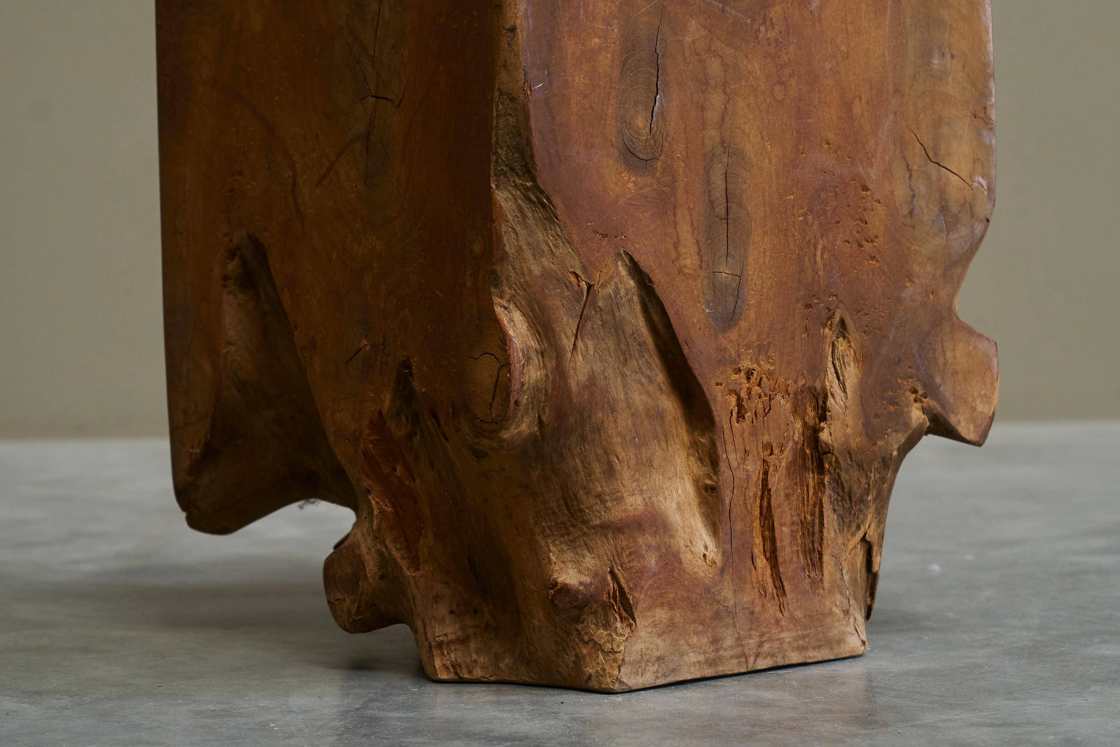 Table d'appoint sculpturale en bois d'orme massif 1970s