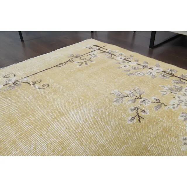 1970s Turkish yellow hand-knotted area rug 210x305