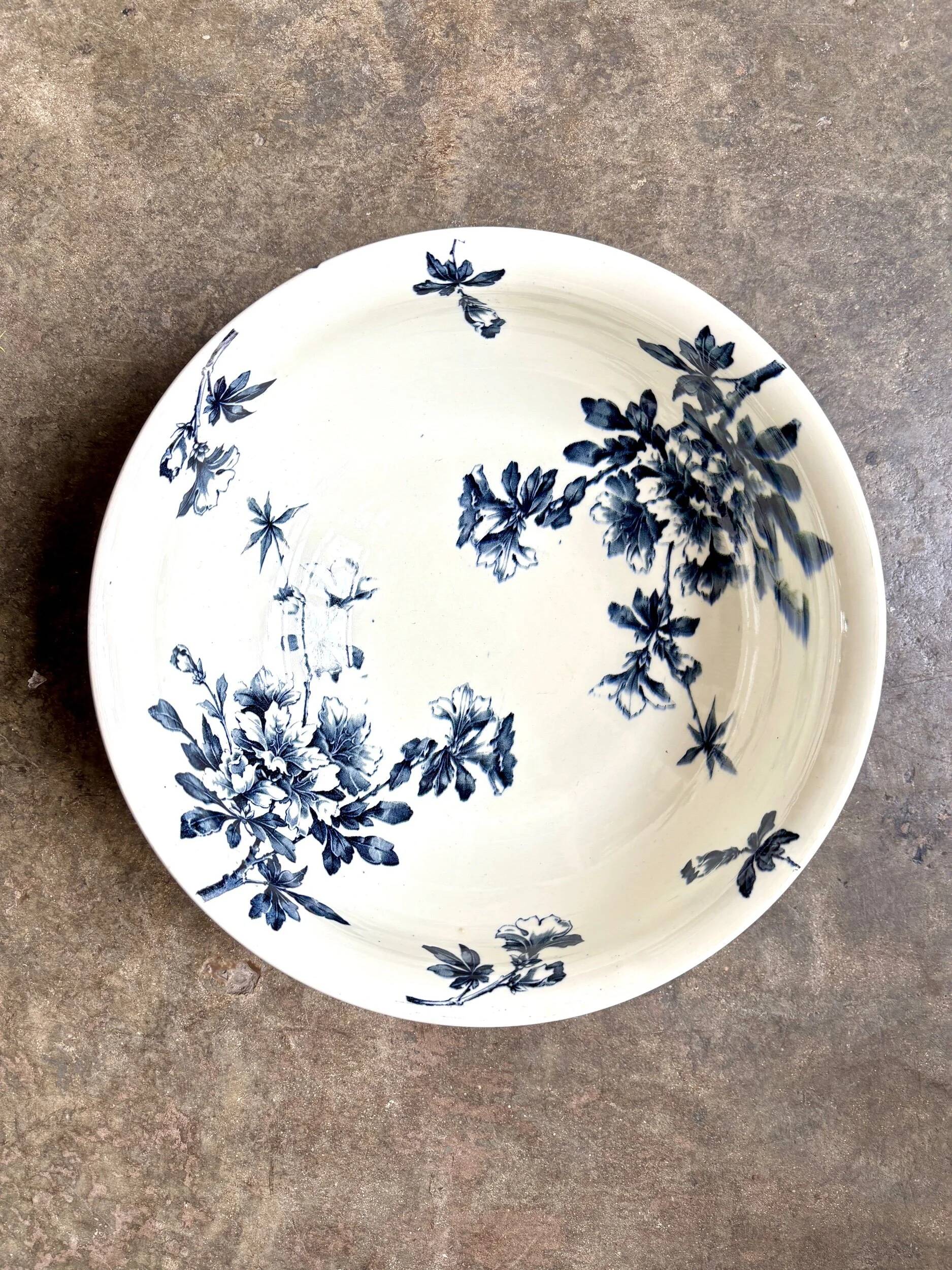 Lunéville salad bowl in blue ironstone, "Azaléa" service