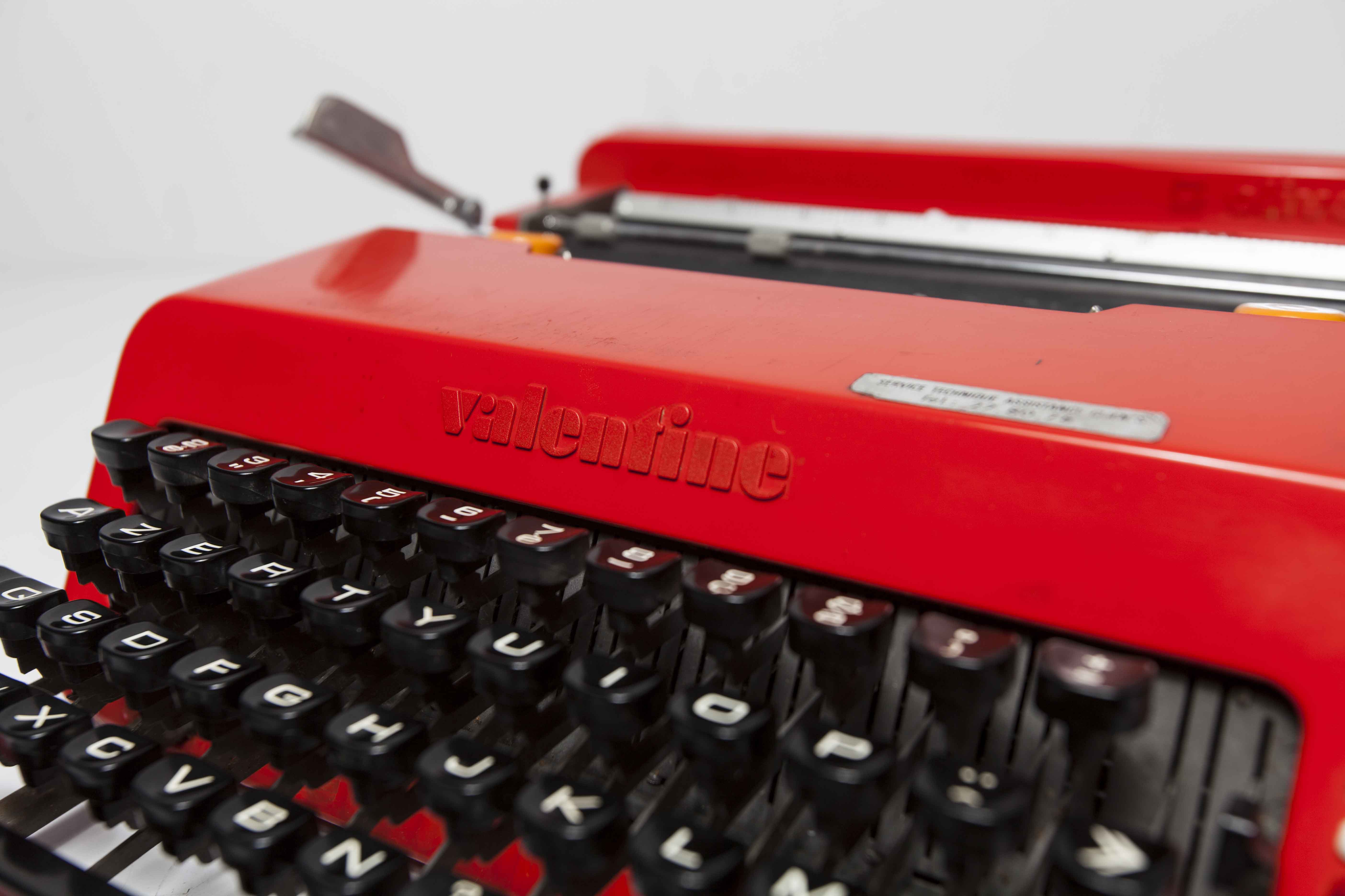 Typewriter Olivetti Valentine 1970