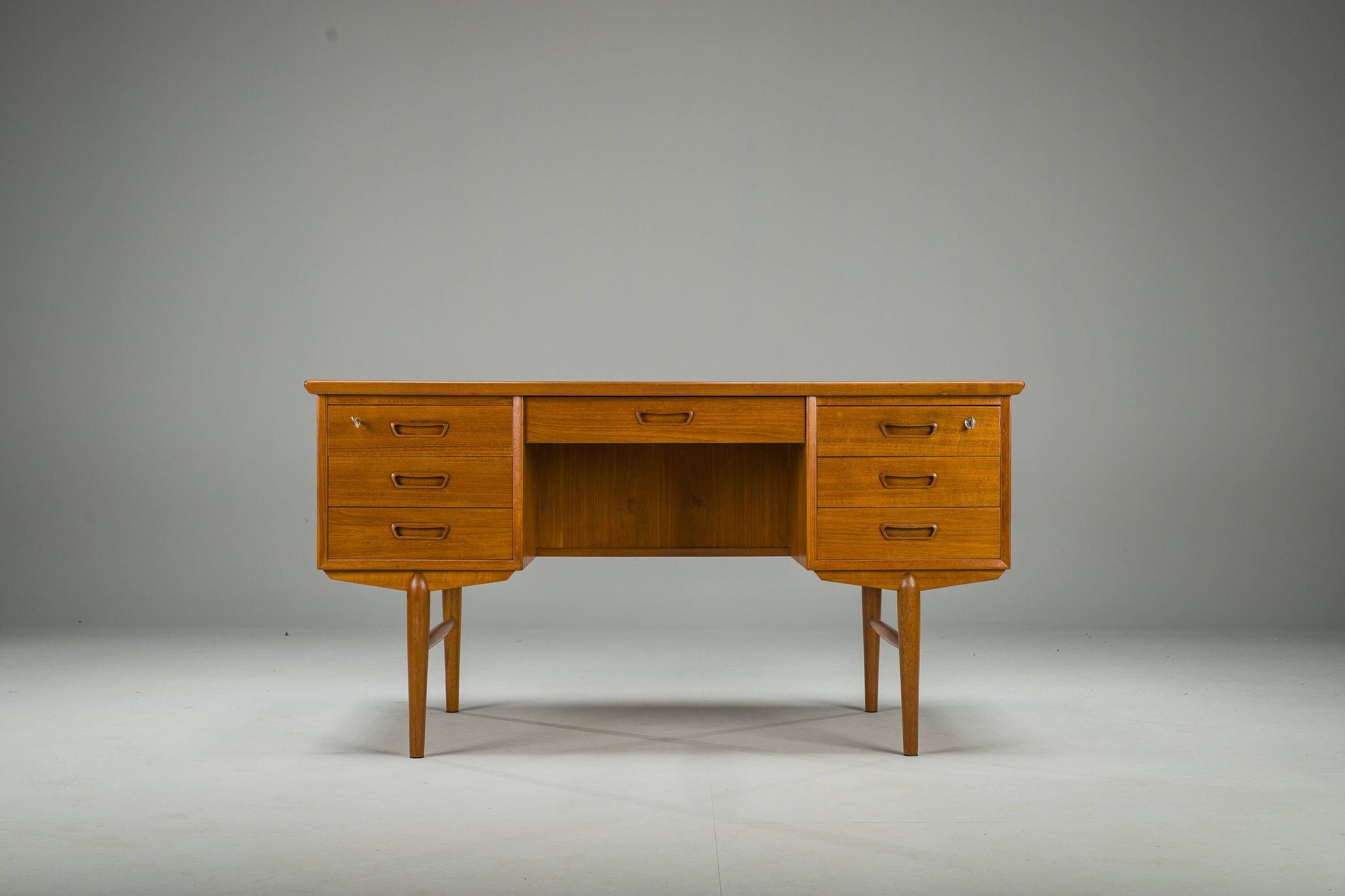 Bureau danois en teck, 1960