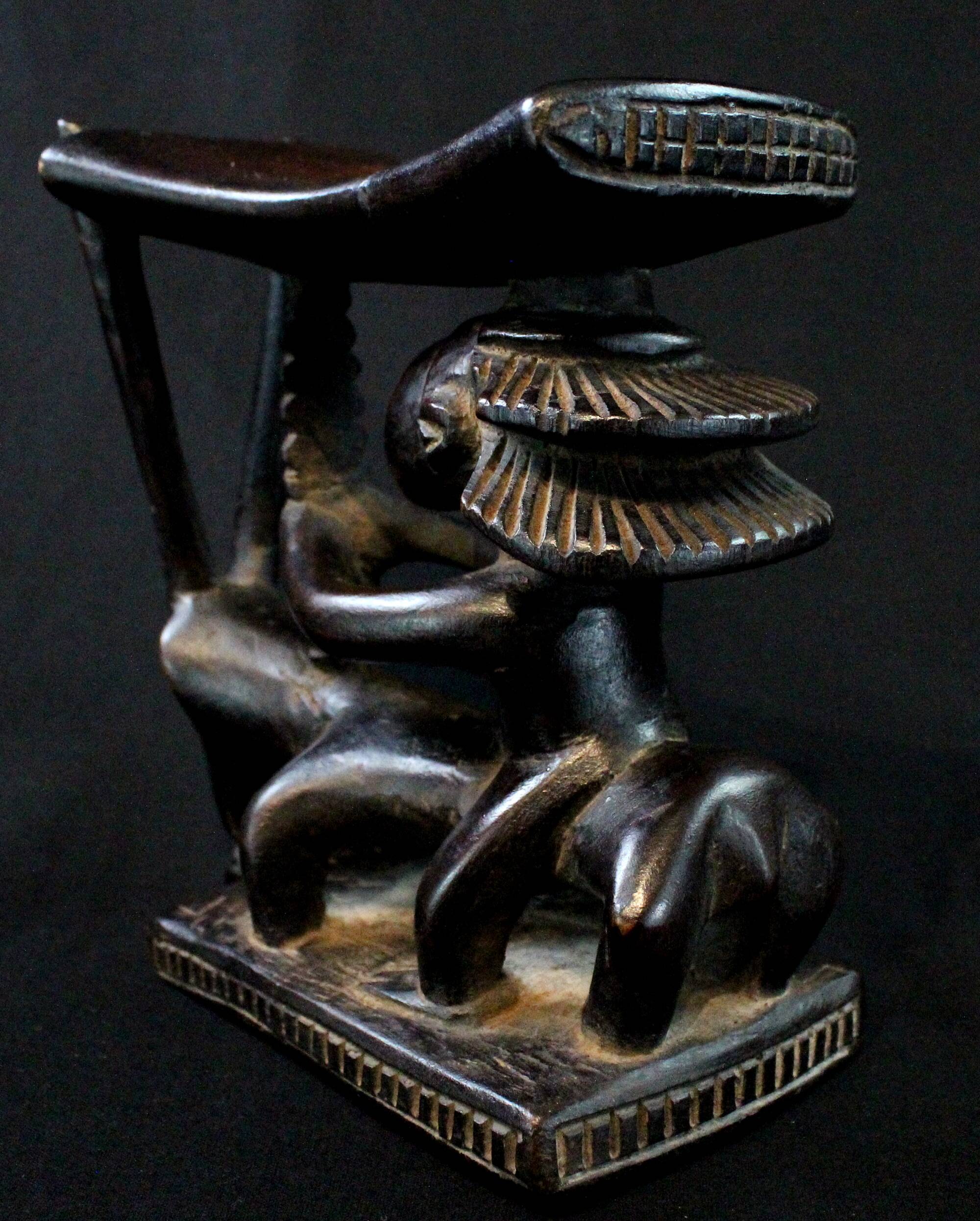 Luba neck support - dr congo