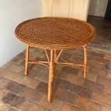 Round wicker table