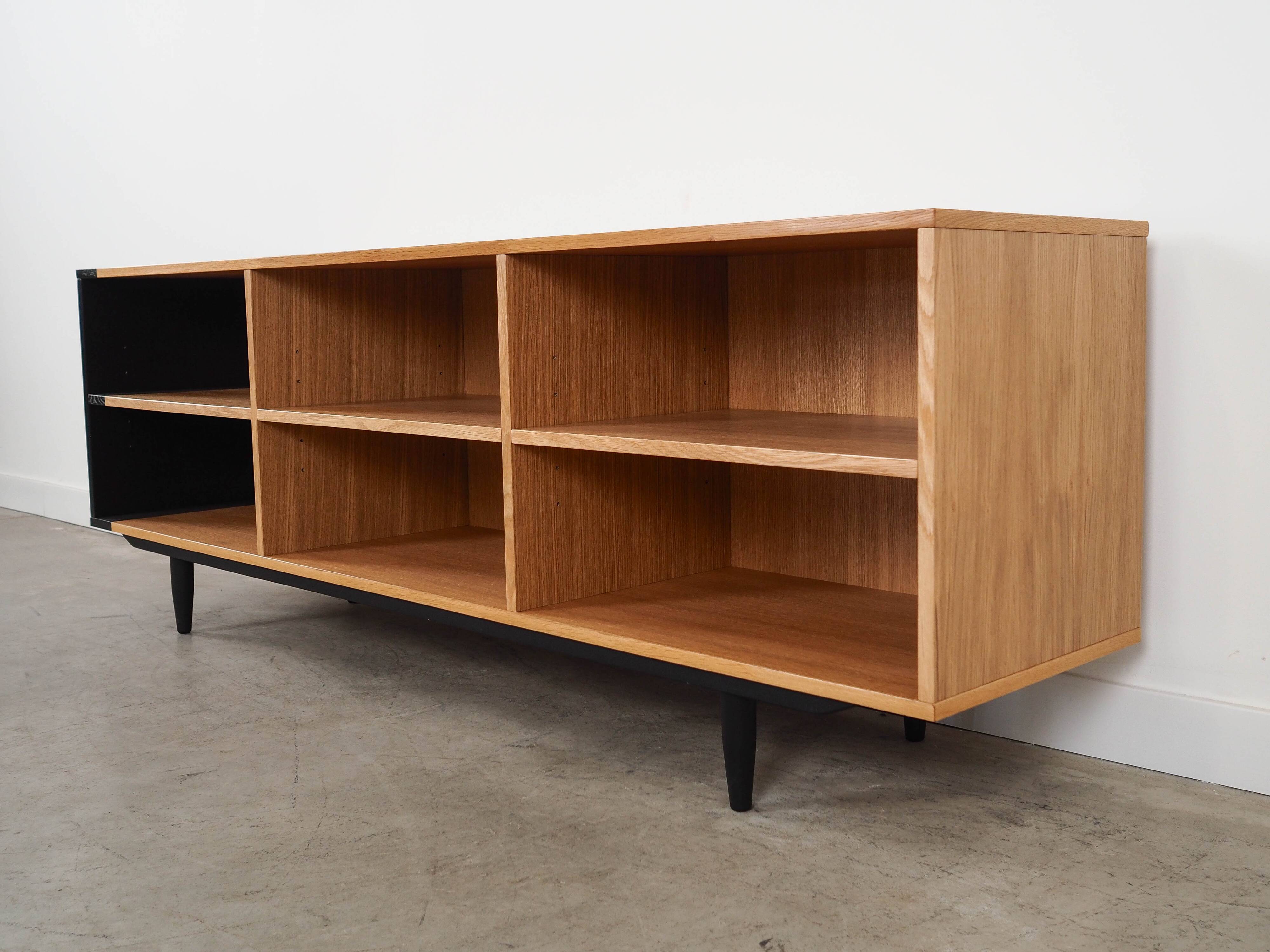 Bibliothèque en chêne, design scandinave