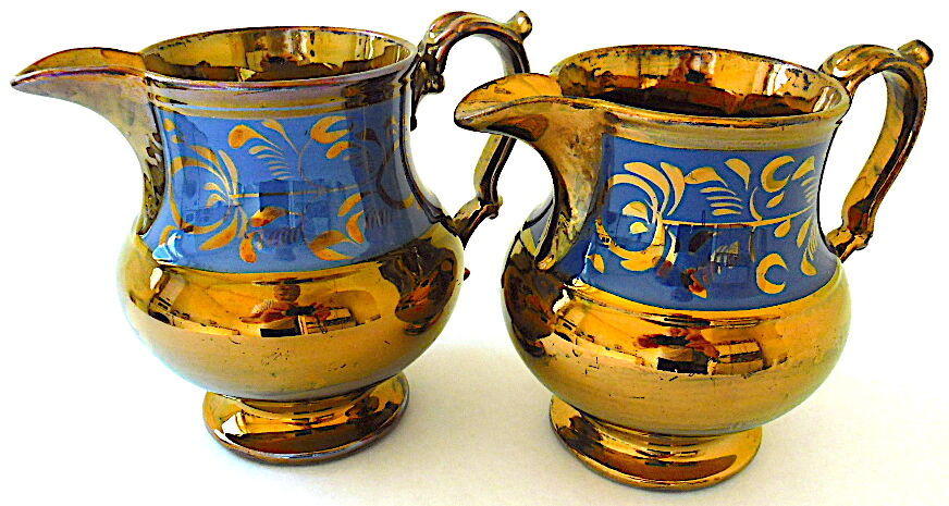 Paire de pichets en faïence lustrée du Staffordshire dite faïence de "Jersey"
