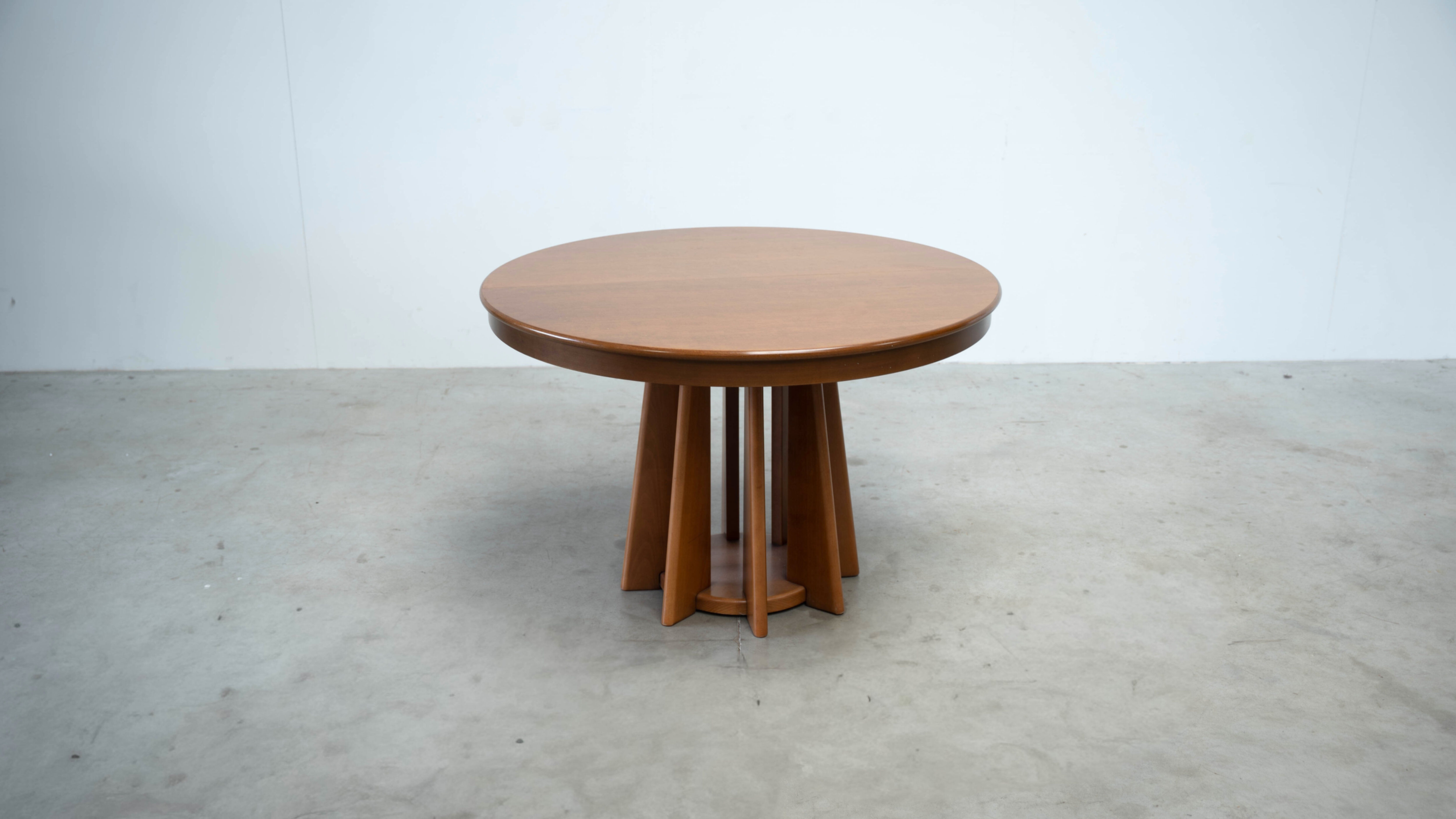 Table à manger sculpturale italienne