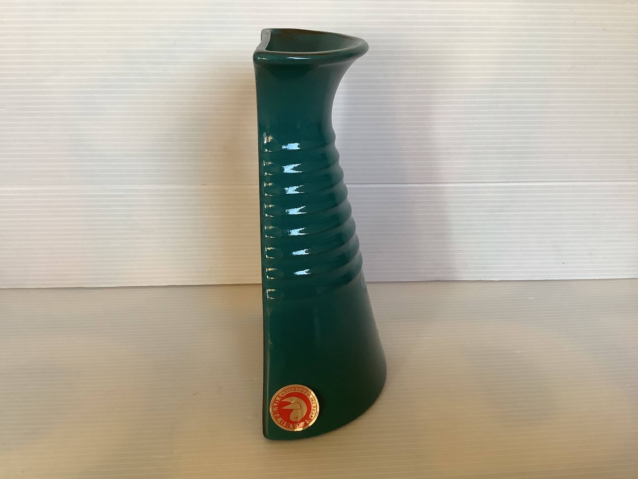 Asymmetrical vase bouquet holder Keramo Prague