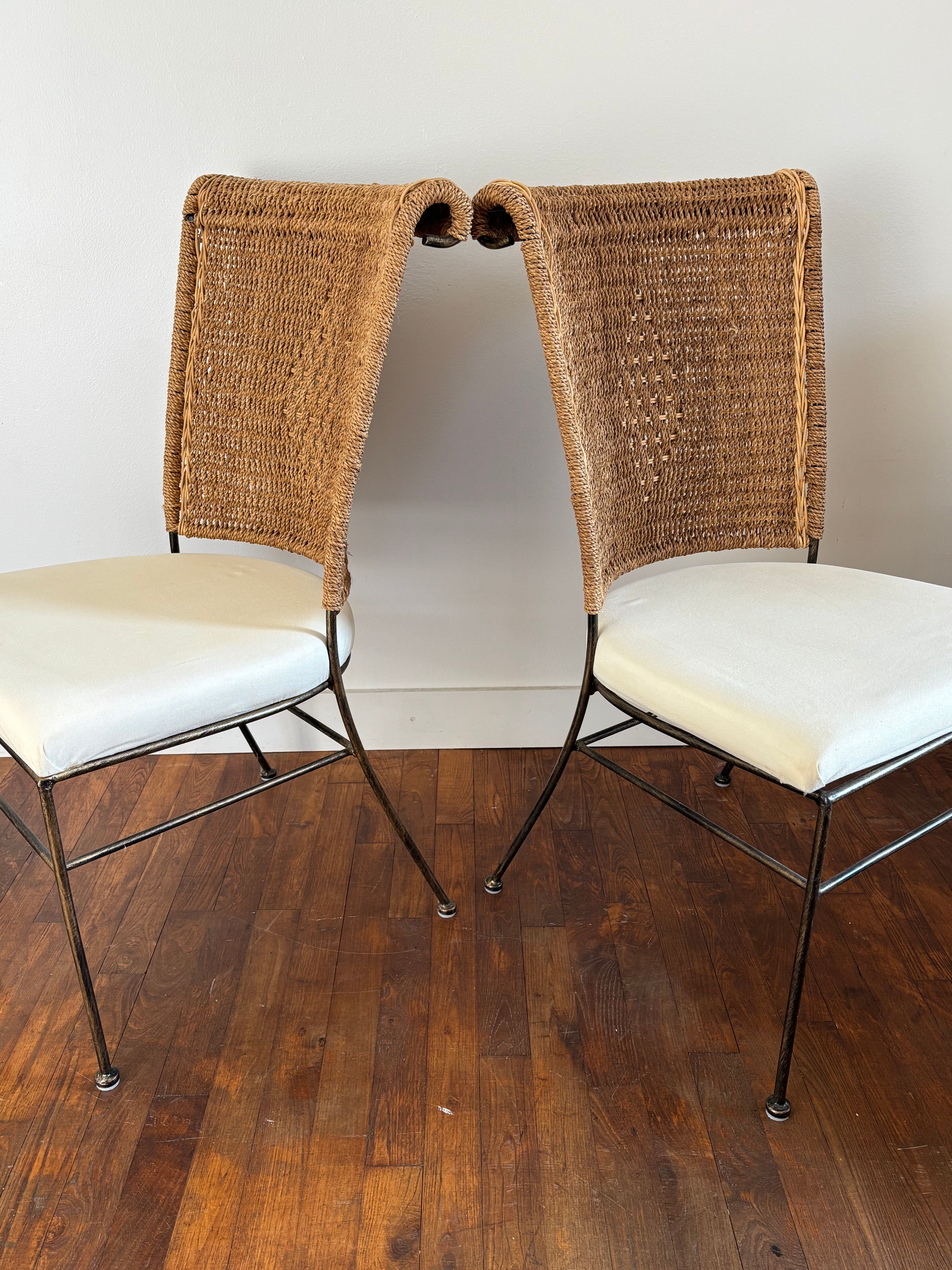 Chaises en fer et corde tressée