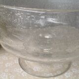 Biot cup in blown bubbled glass on foot