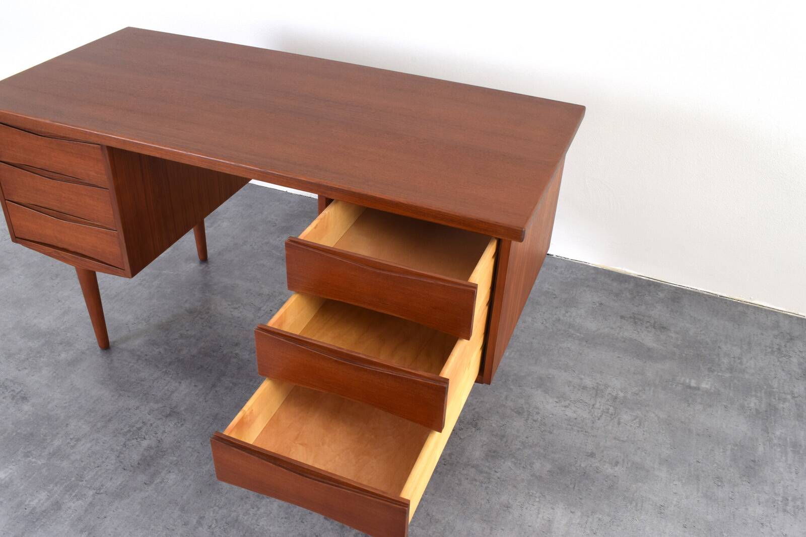 Mid-Century Teak Desk by Fredrik Kayser for Skeie Møbler, 1960s.