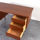 Mid-Century Teak Desk by Fredrik Kayser for Skeie Møbler, 1960s.