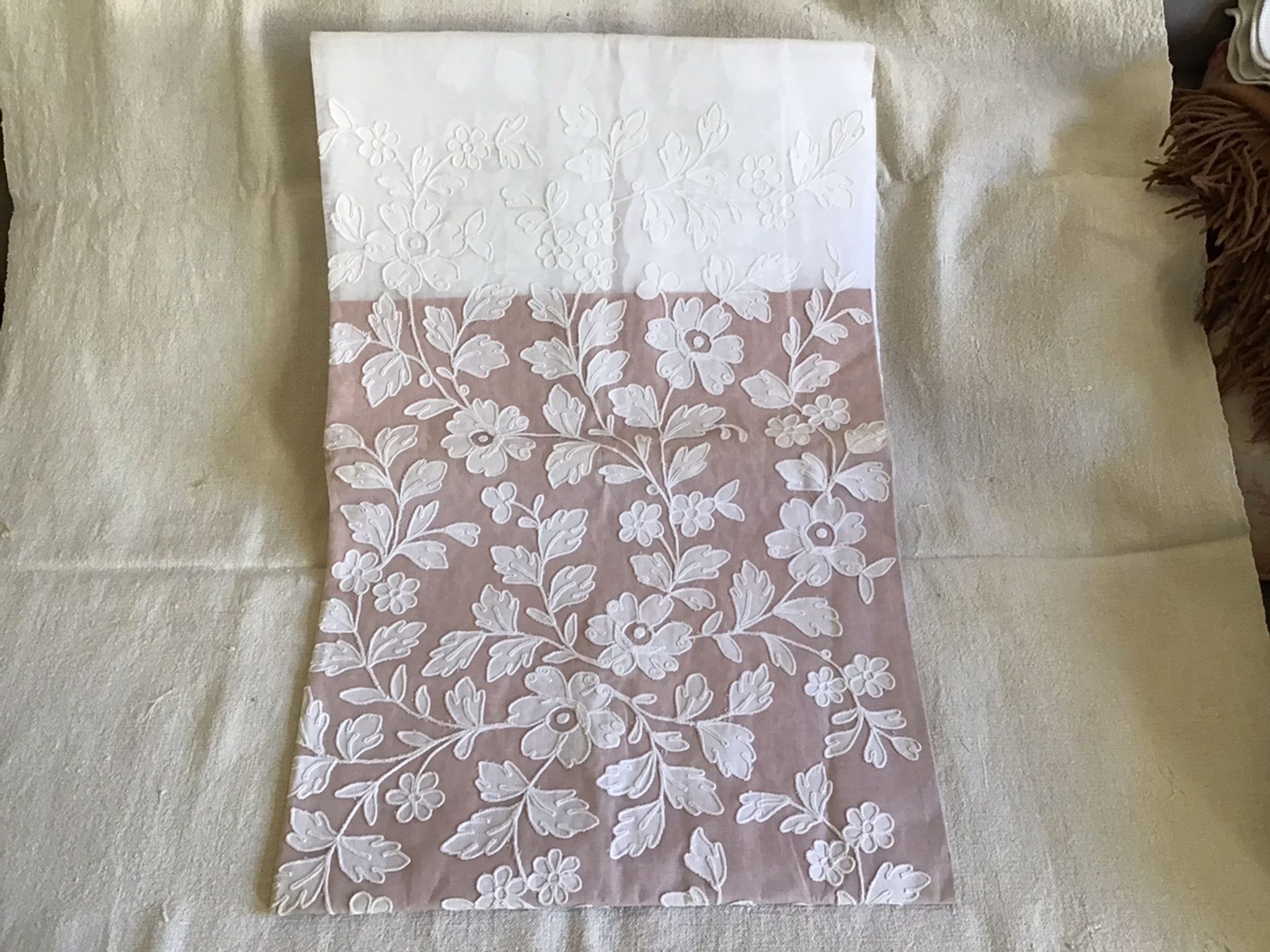 Nappe de cérémonie en organza blanc