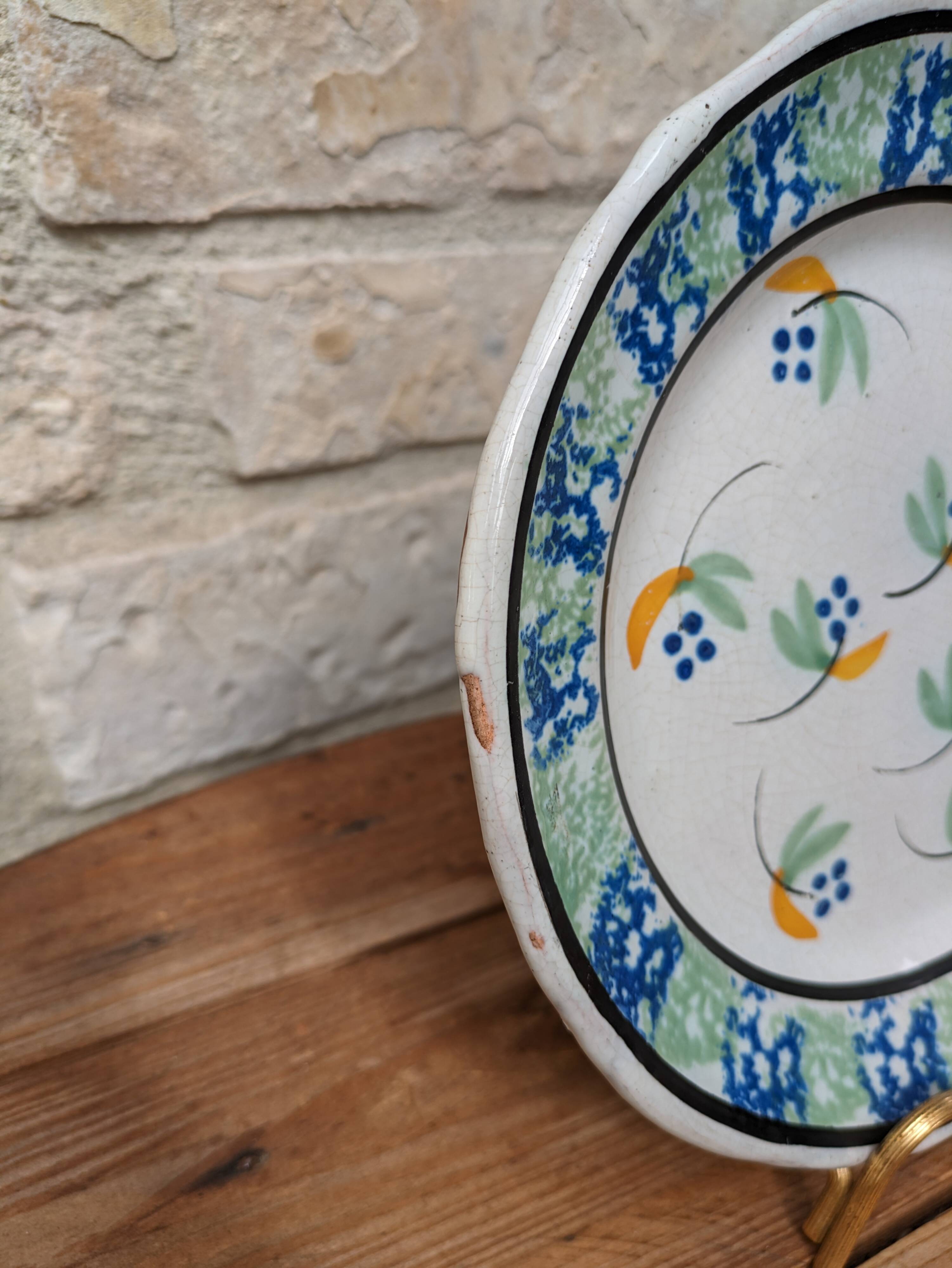 Old flower plate called black ass