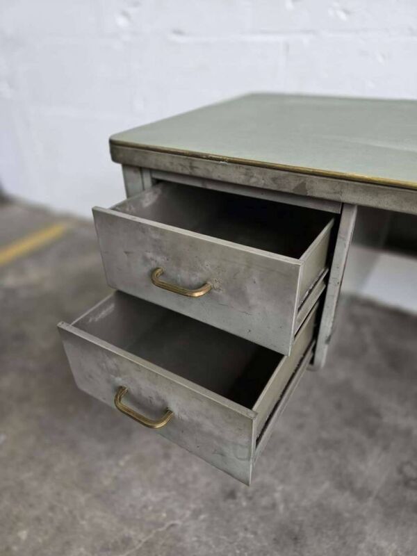 Bureau/bureau industriel vintage acior avec plateau vert menthe