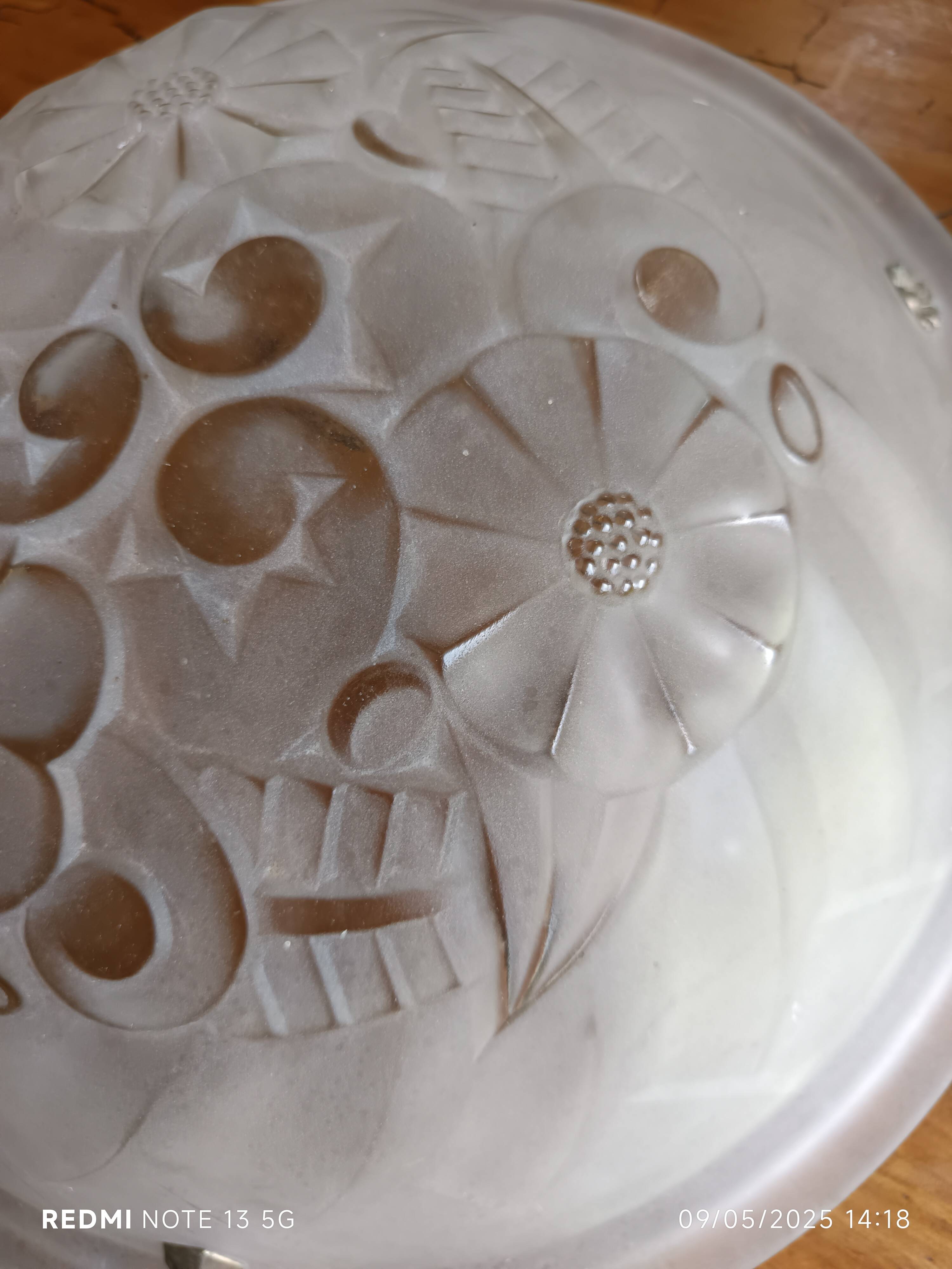 glass paste basin suspension