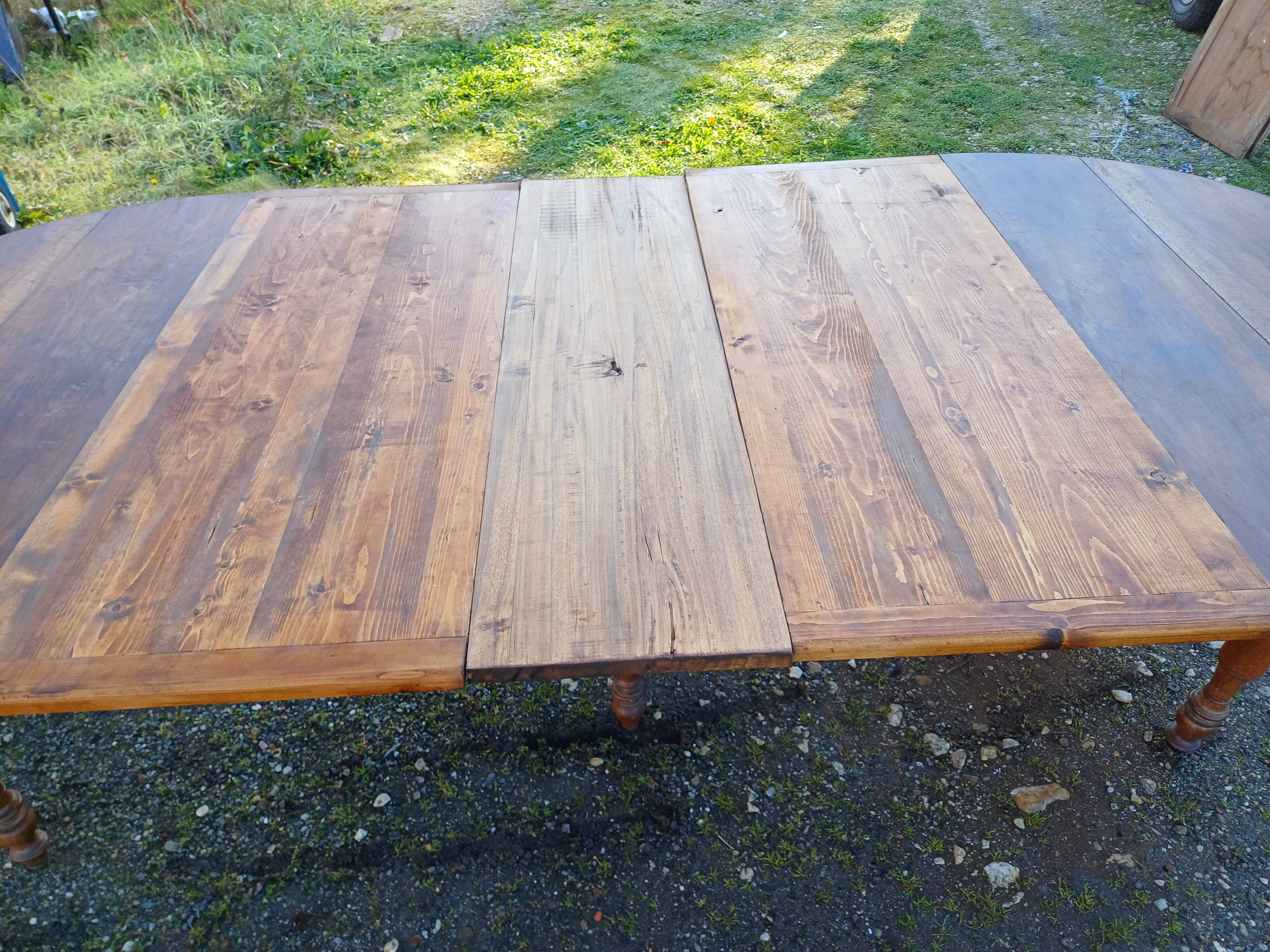19th century walnut 6 leg table, opening