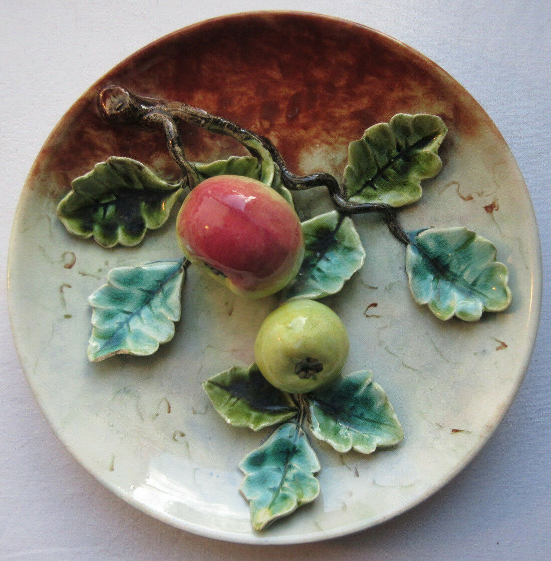 Slurry plate, trompe l'oeil sculpture: pears or apples, your choice