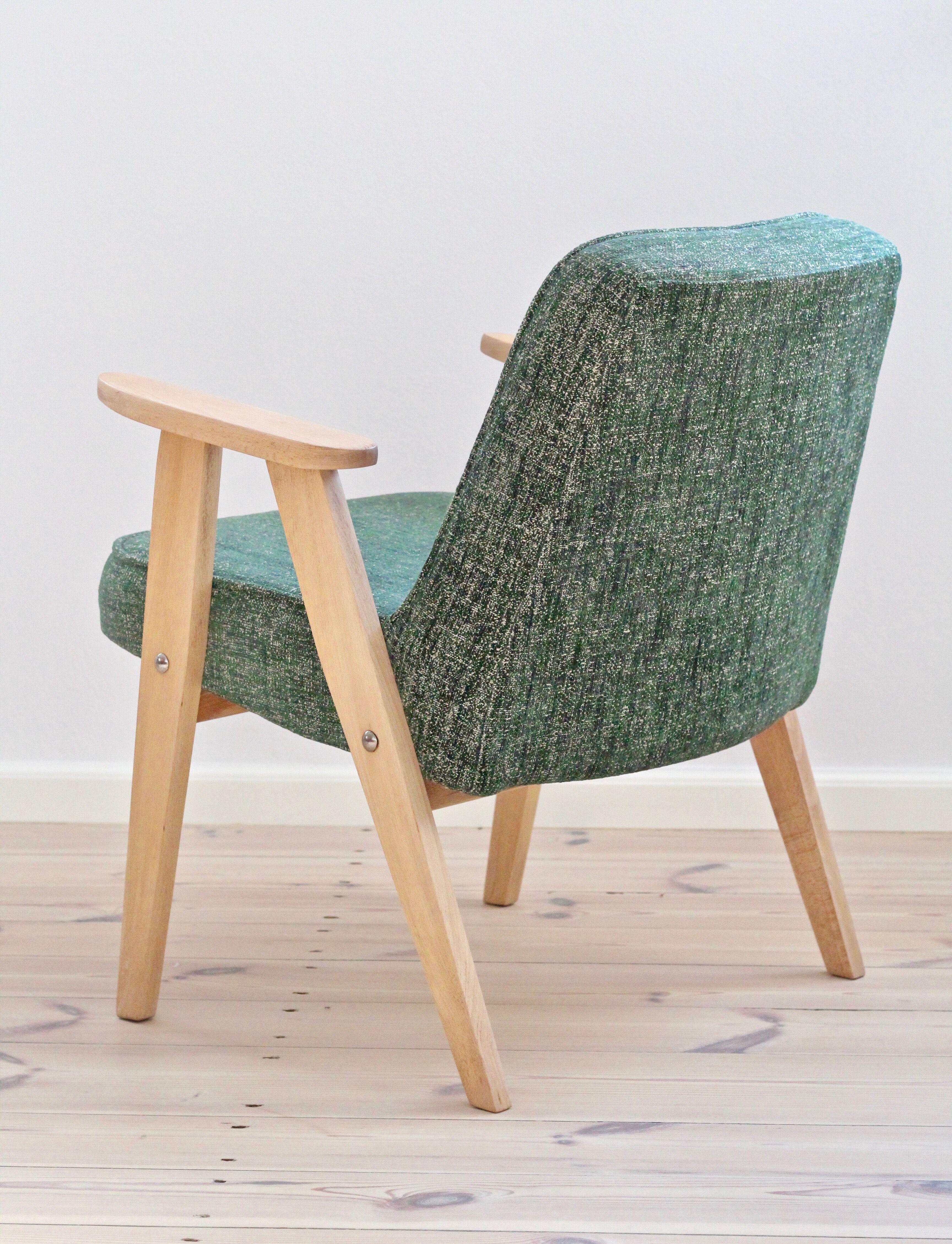 Armchair model 366 by Jozef Chierowski