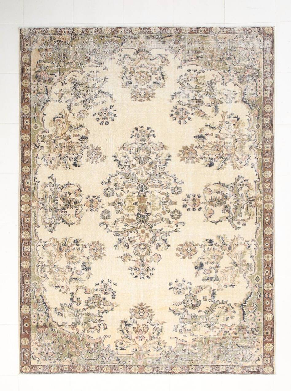 Tapis Anatolien Vintage Clair – Motifs Floraux Élégants, 202x278 Cm