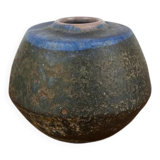 Brutalist studio pottery vase by Lu and Gerd Grove, mid-century, 1962.