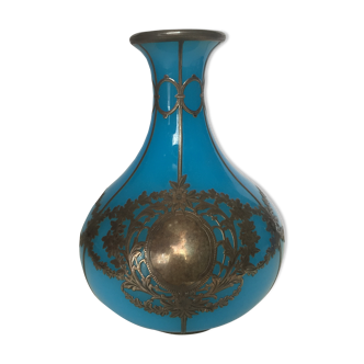Vase balustre en opaline bleue
