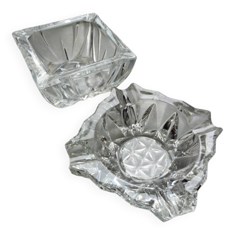 2 vintage ashtrays in thick glass