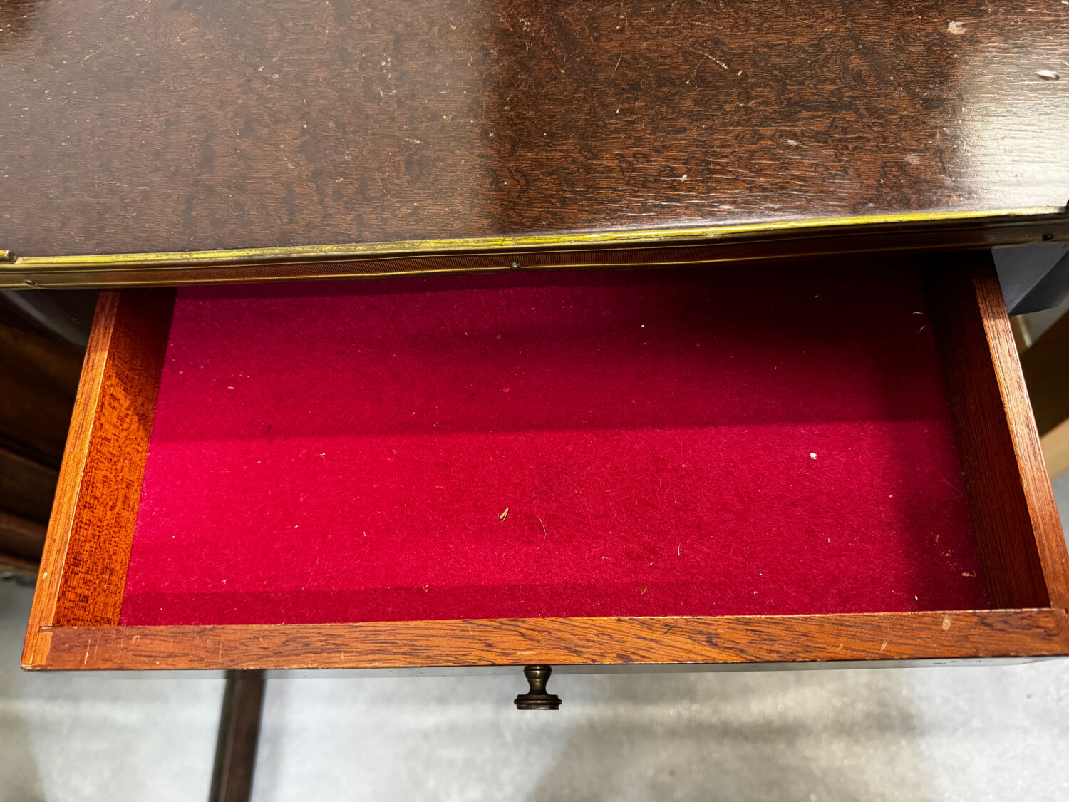 Louis XVI demi-moon console in wood and brass.