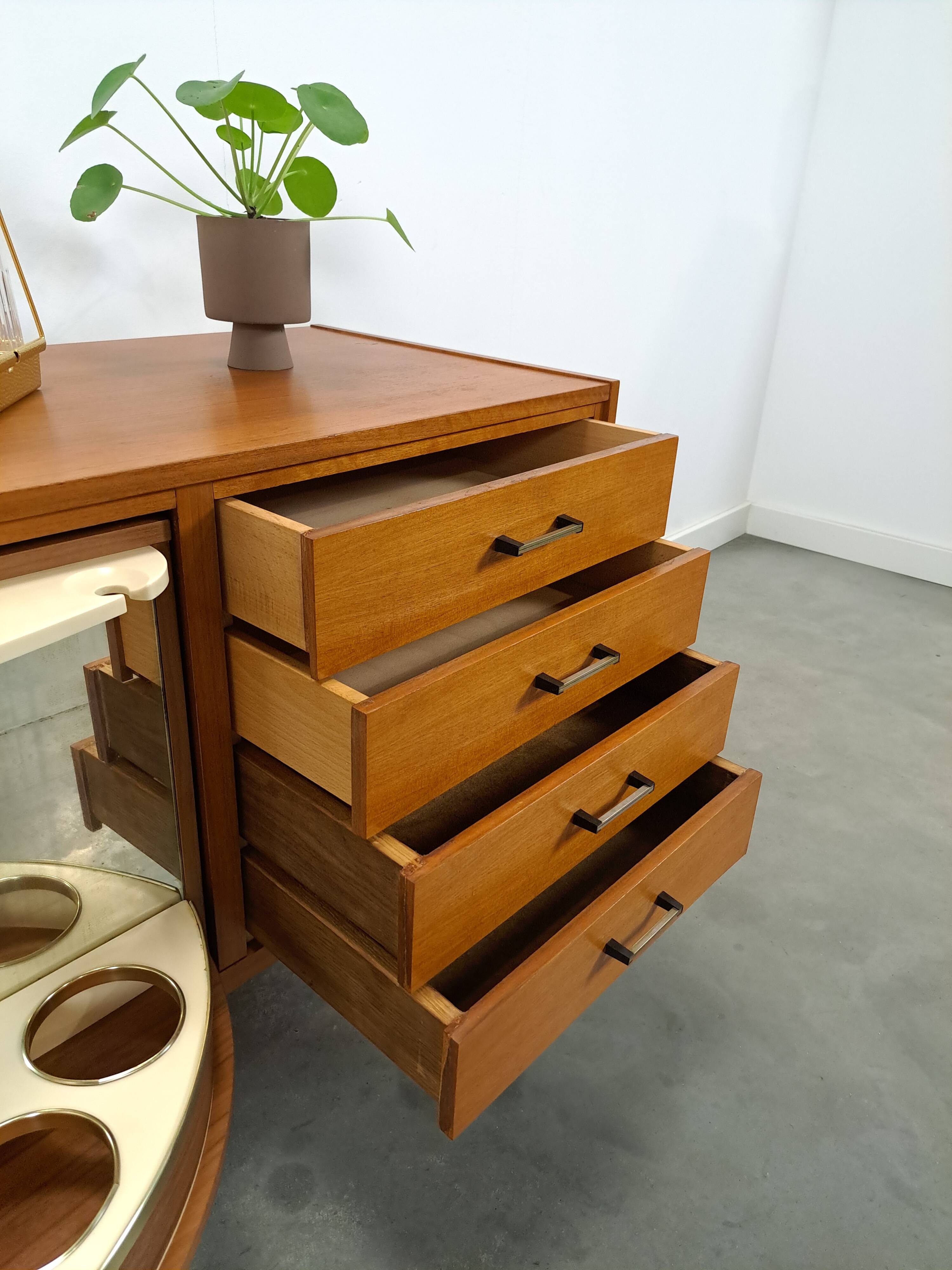 Fineer dressoir met draaibare bar en lades, barkast