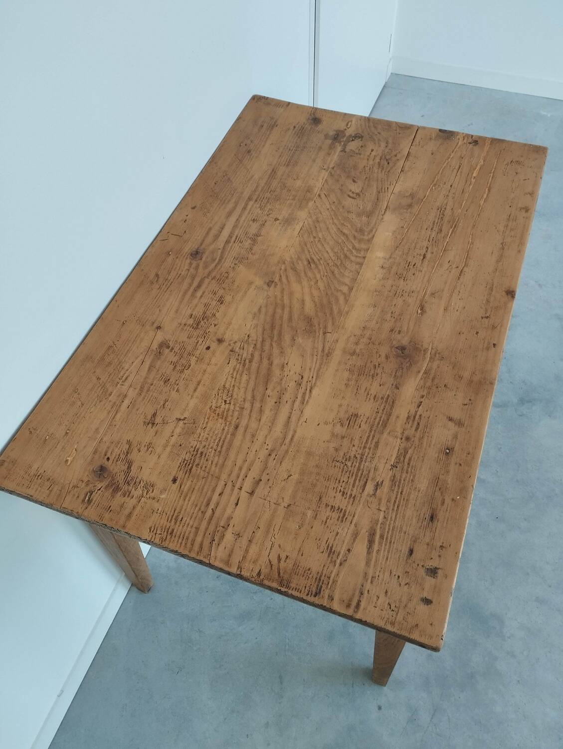 Farmhouse table