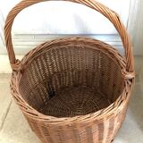 Round wicker basket