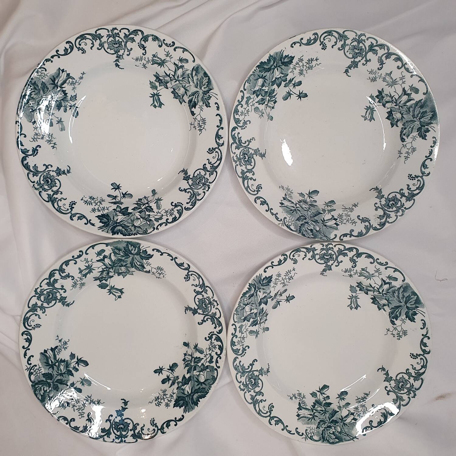 Lot de 4 assiettes creuses Terre de Fer