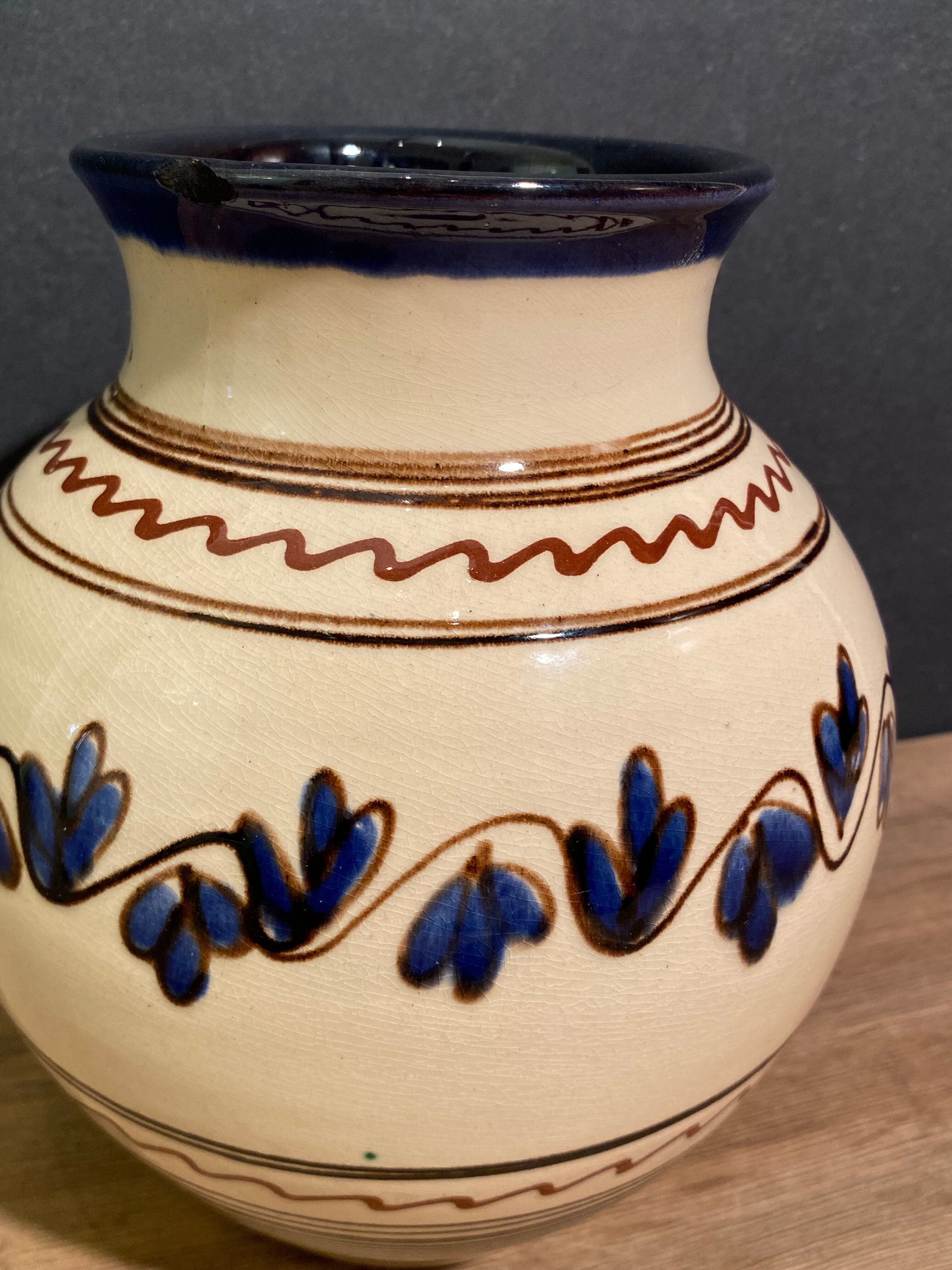 Glazed terracotta vase decorated with vegetable frieze of Savoy type