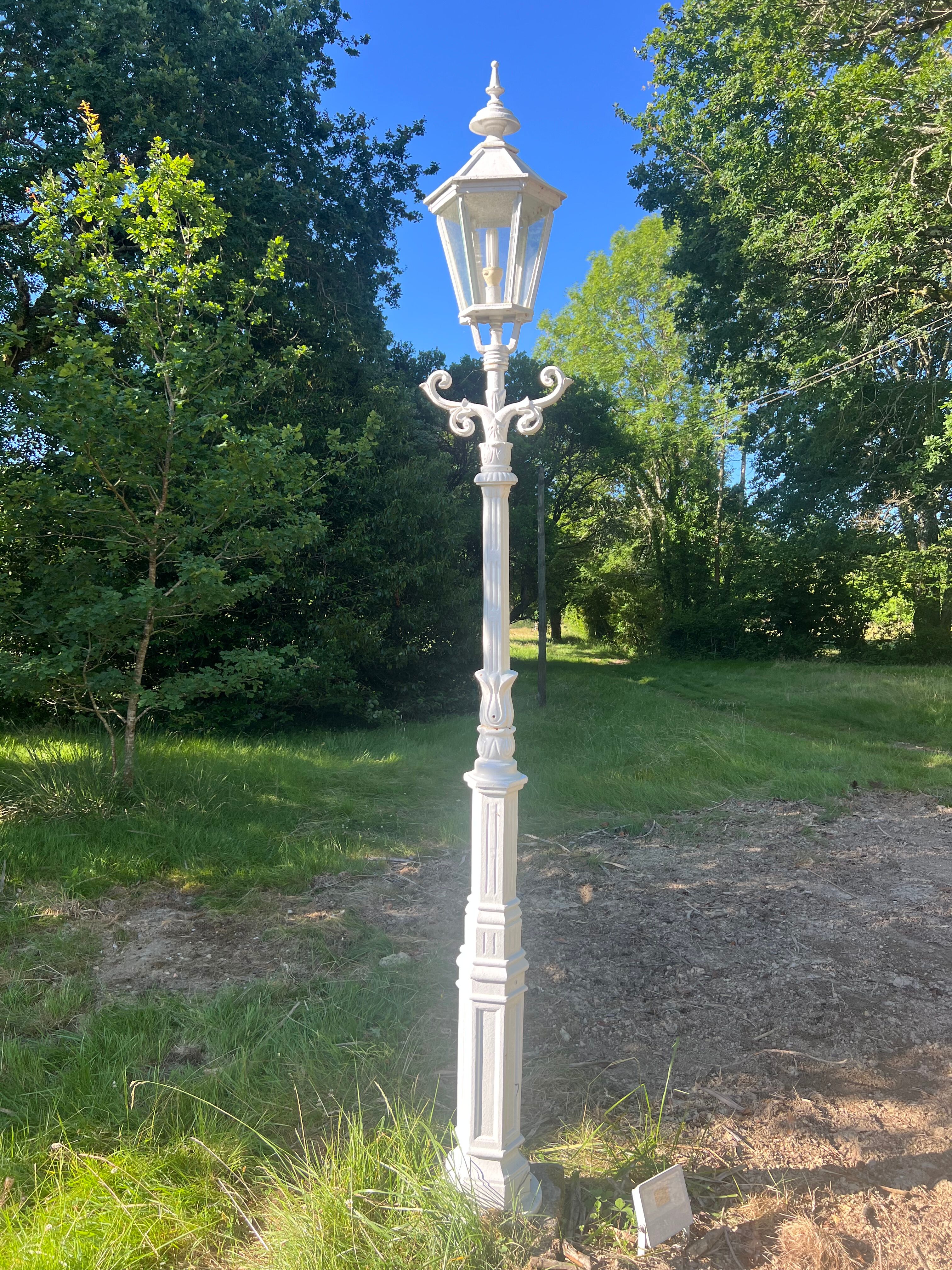 17 lampadaires en fonte