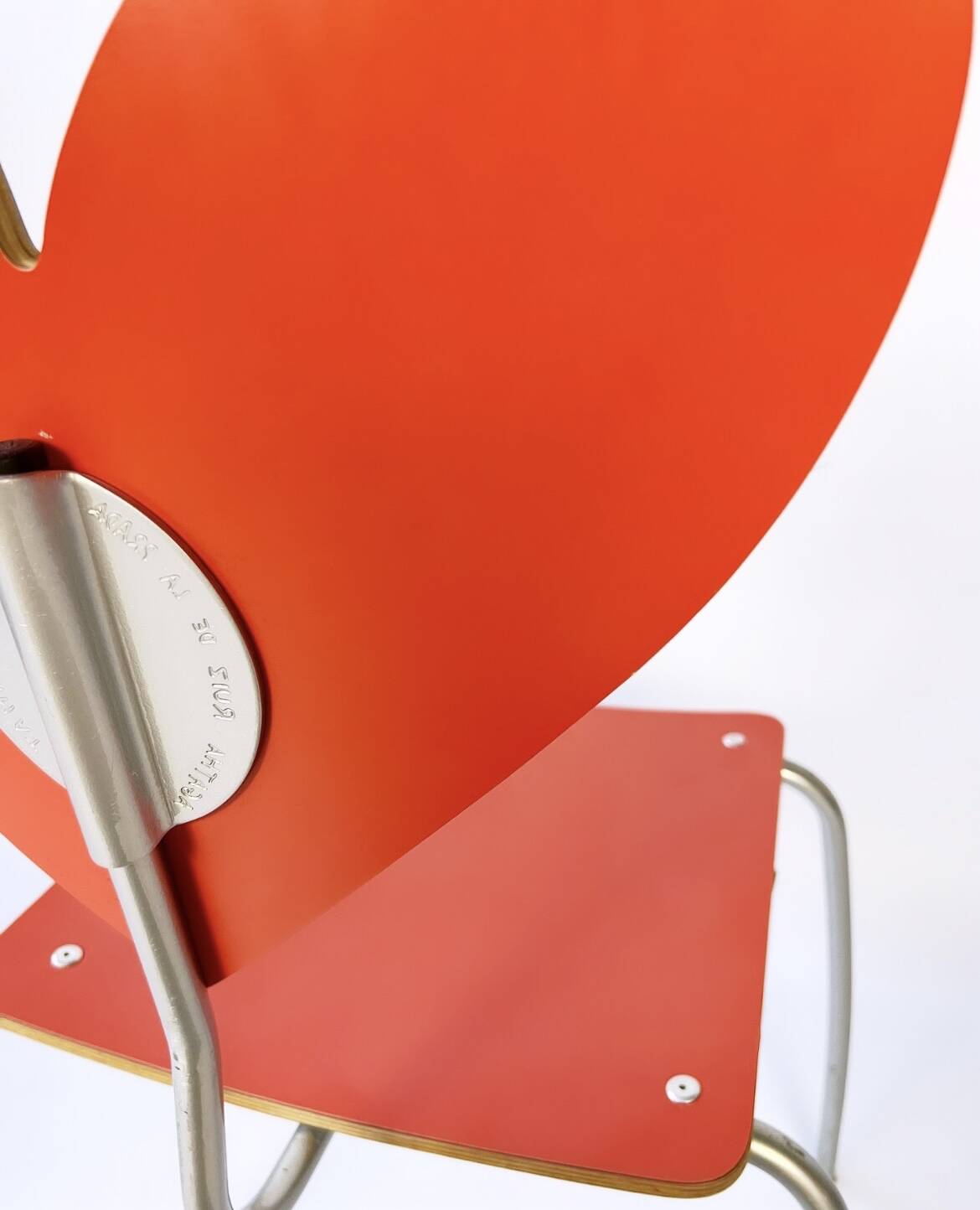 Chaise Heart conçue par Agatha Ruiz de la Prada