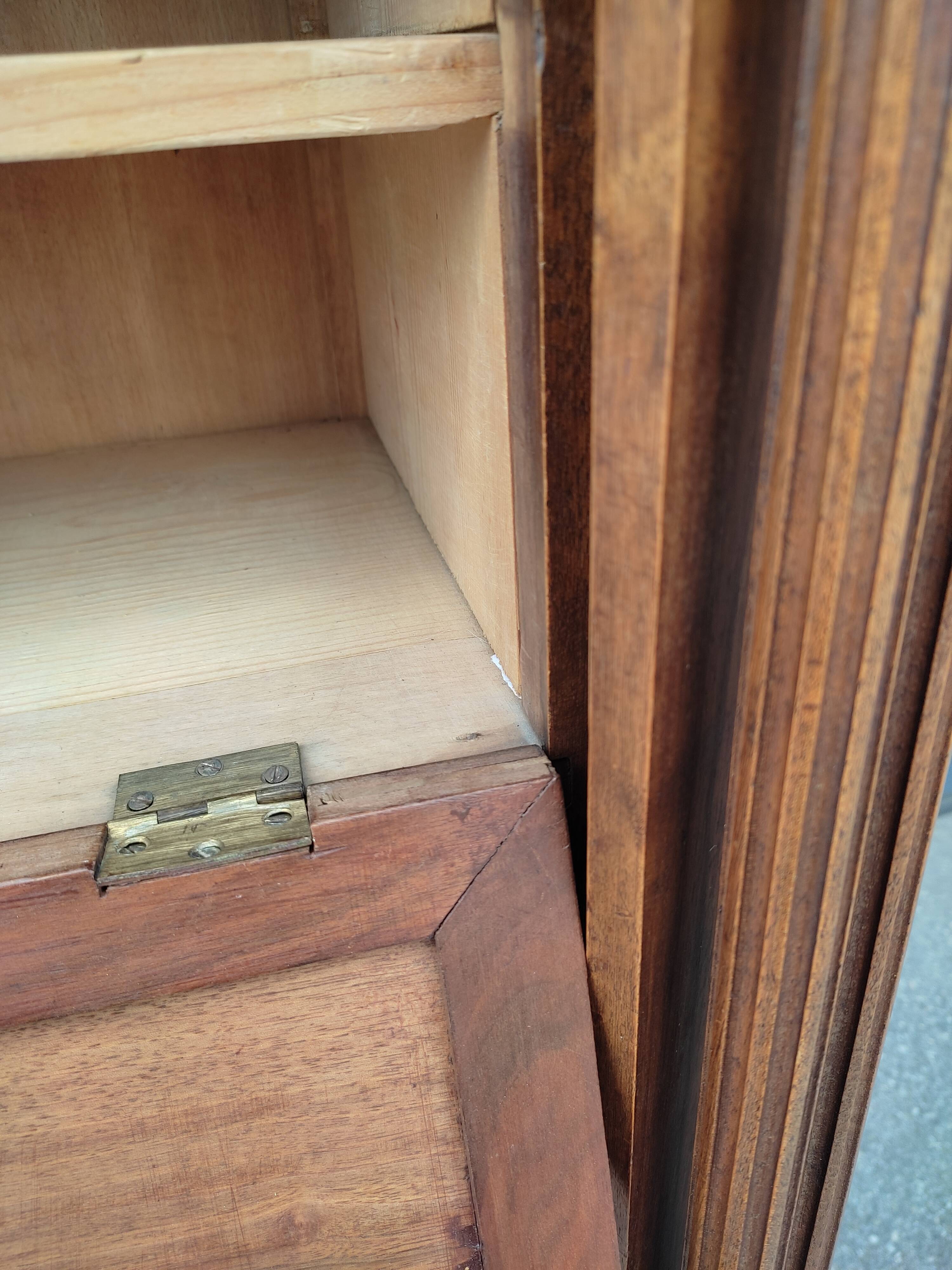 Notary's cabinet