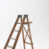 Wooden painter's stepladder