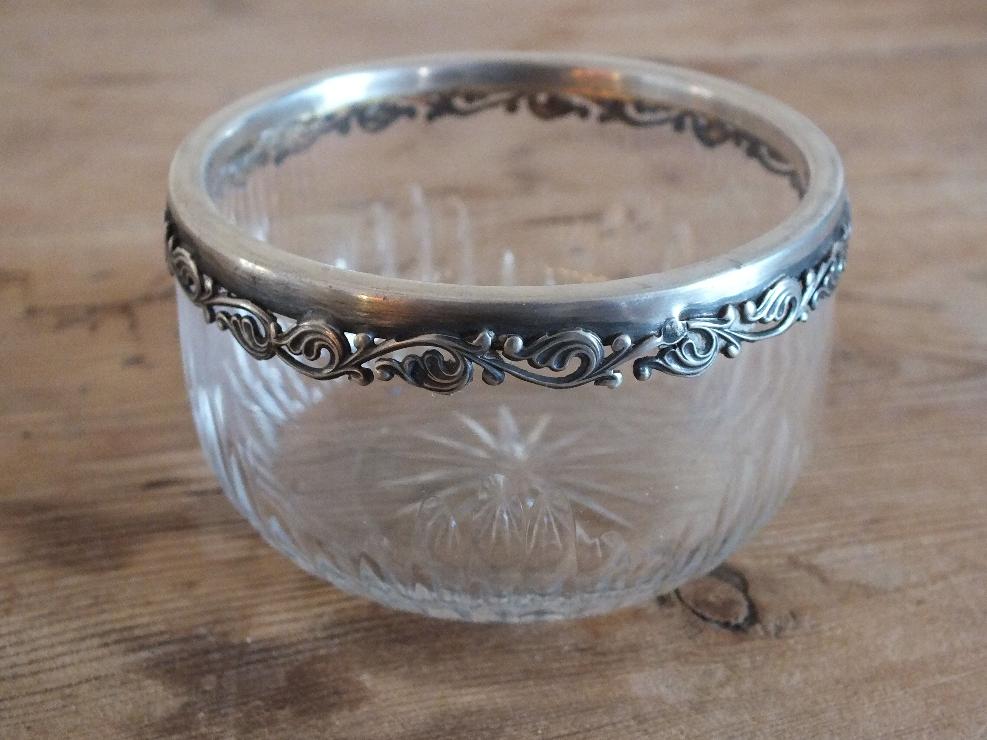 Finger rinse cup in cut crystal and solid silver
