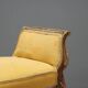 Banc ancien style baroque en bois sculpté et tissu, XXe siècle